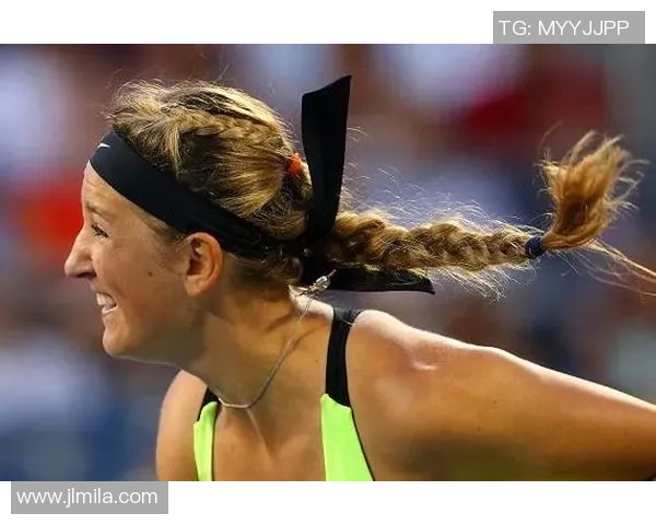 阿扎足球明星壁纸精选展现激情与荣耀的瞬间